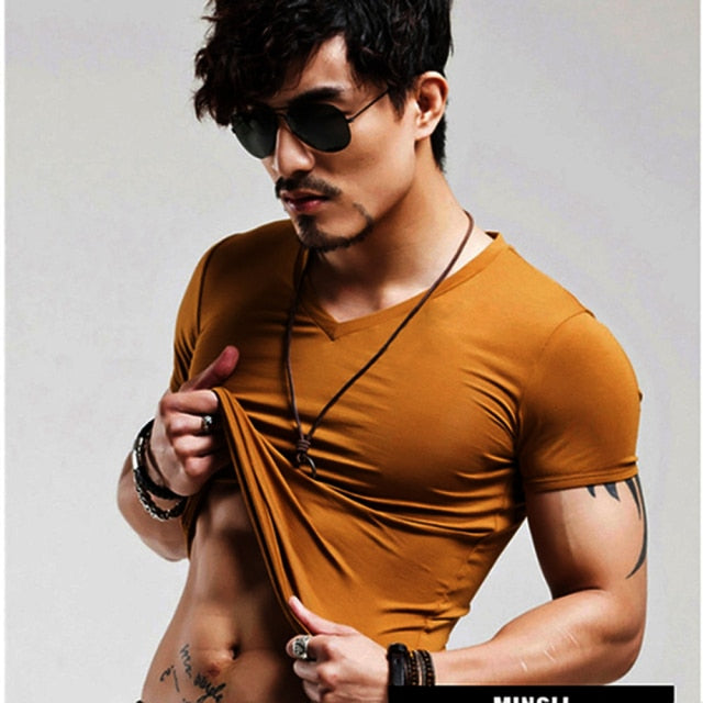 Polera Fashion cuello en V Hombre 2021-2022